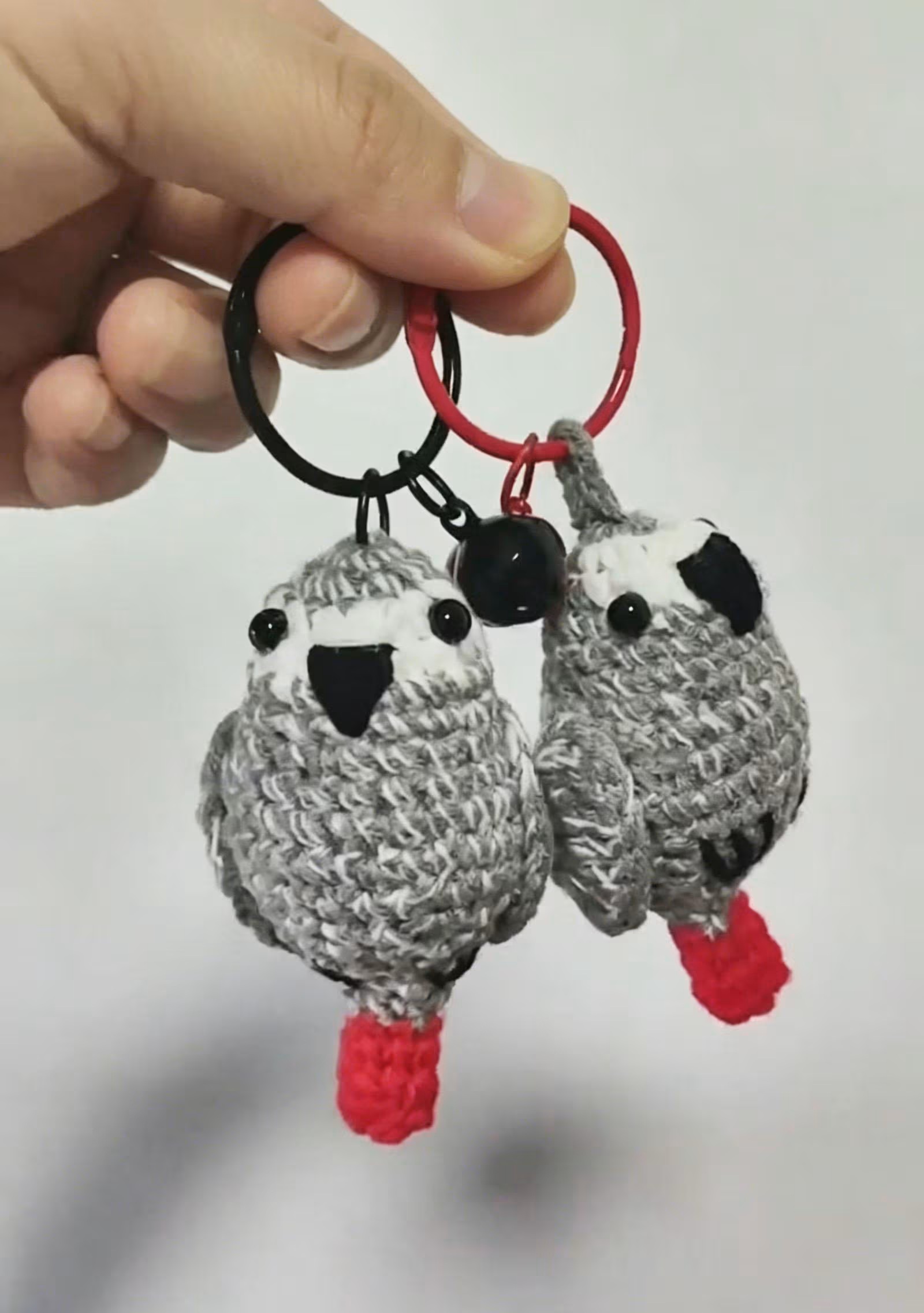 Custom African Grey Parrot Replica – Handmade Crochet Portrait from Photo, Small & Large Sizes - Image 3