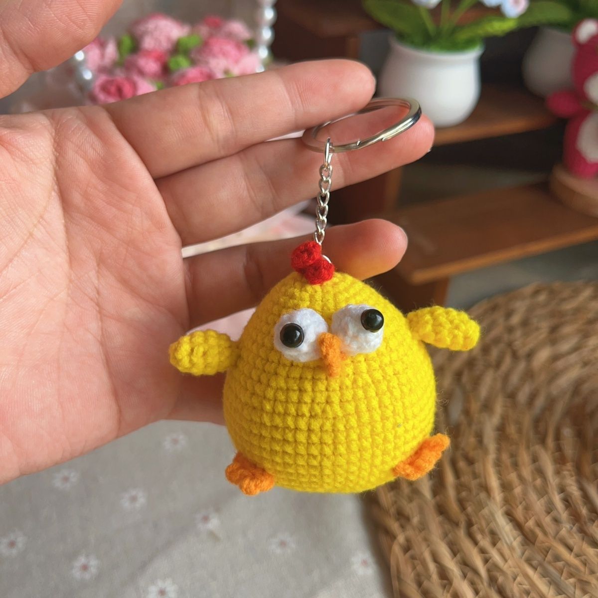 Handmade Amigurumi Chicken Keychain – Cute Yellow Crochet Chick Charm with Metal Keyring, Fun Gift for Kids & Animal Lovers