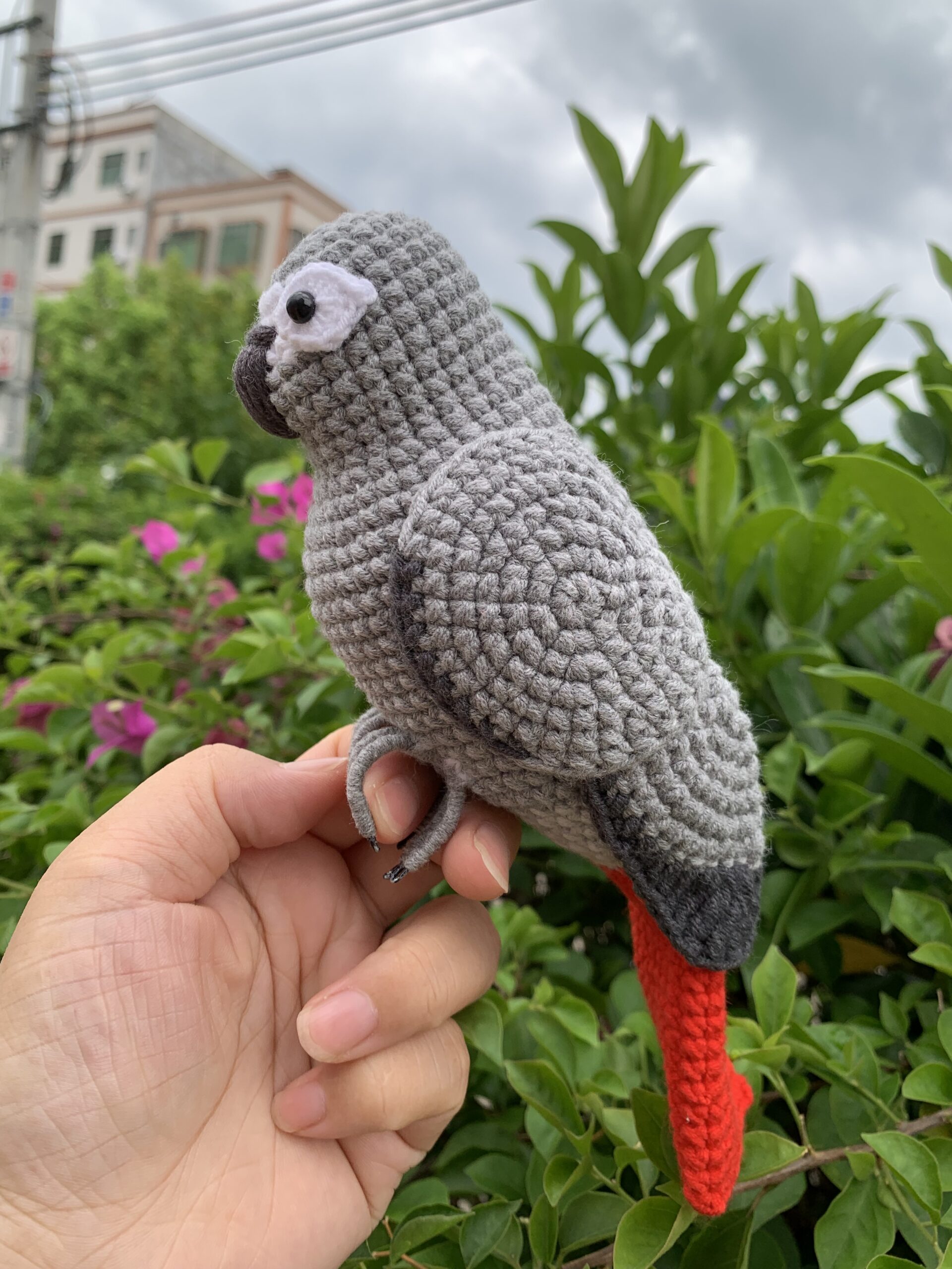 Custom African Grey Parrot Replica – Handmade Crochet Portrait from Photo, Small & Large Sizes - Image 9