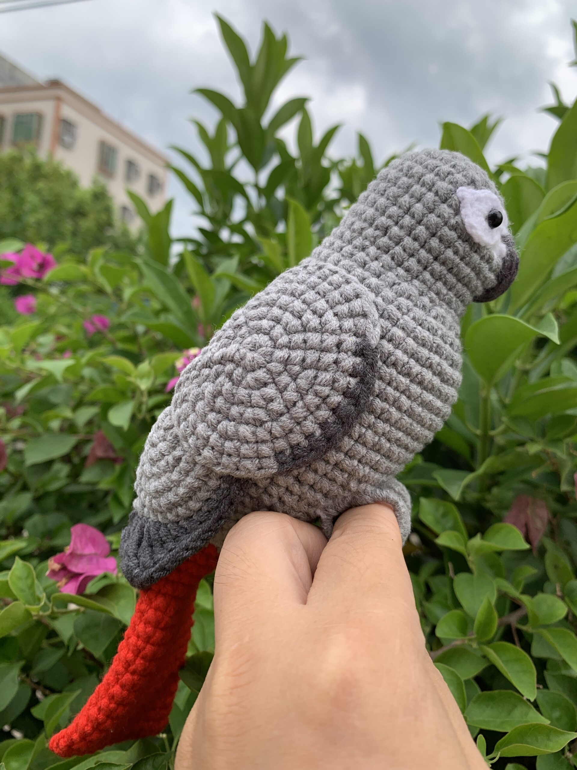 Custom African Grey Parrot Replica – Handmade Crochet Portrait from Photo, Small & Large Sizes - Image 5
