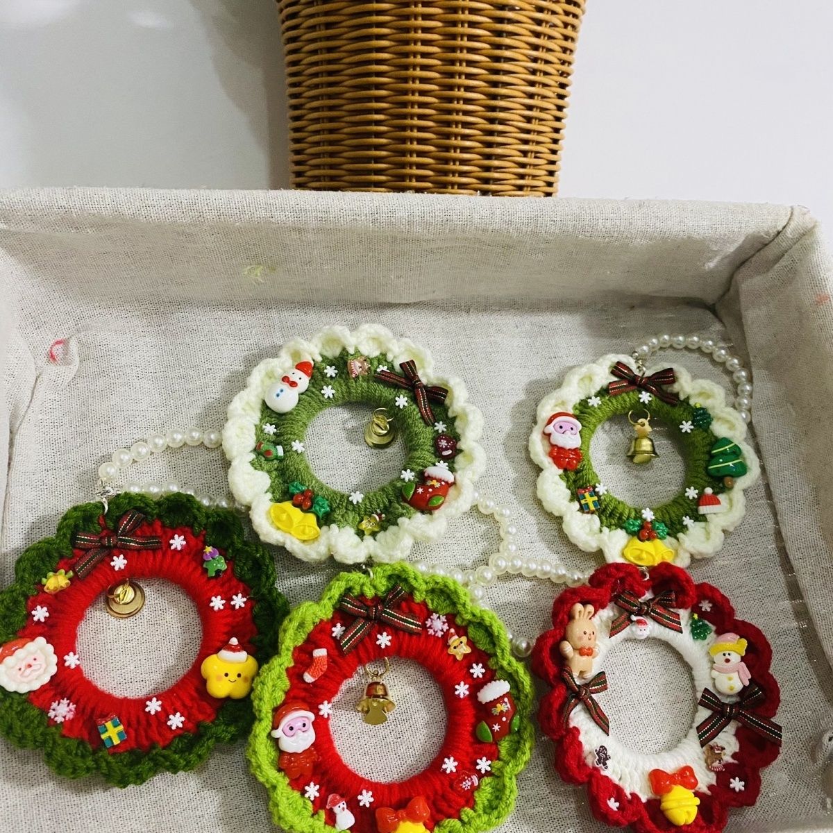 Handmade Crochet Garland Christmas Wreath Ornament – Pearl Chain Hanging Decoration for Bag, Car & Tree (Approx. 10 cm) - Image 13