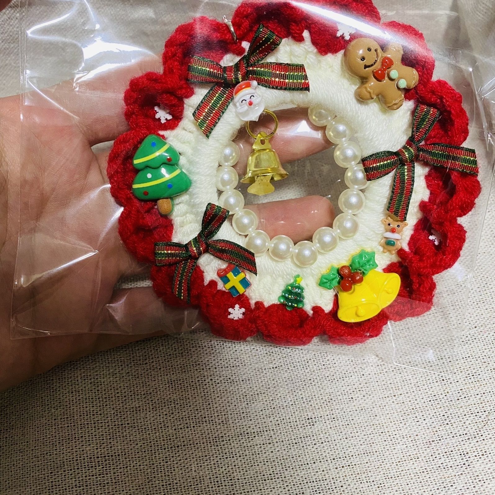 Handmade Crochet Garland Christmas Wreath Ornament – Pearl Chain Hanging Decoration for Bag, Car & Tree (Approx. 10 cm) - Image 3