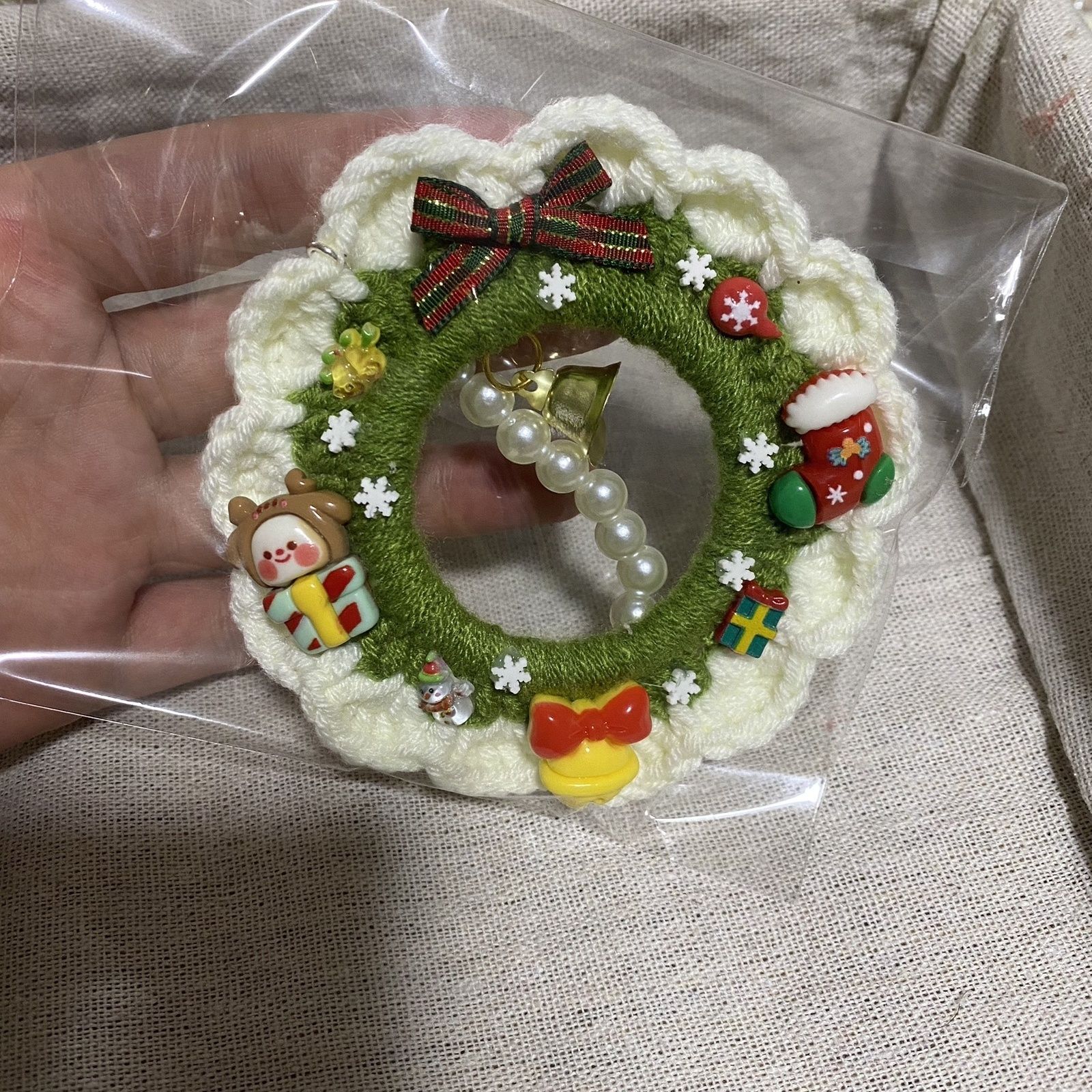 Handmade Crochet Garland Christmas Wreath Ornament – Pearl Chain Hanging Decoration for Bag, Car & Tree (Approx. 10 cm) - Image 4