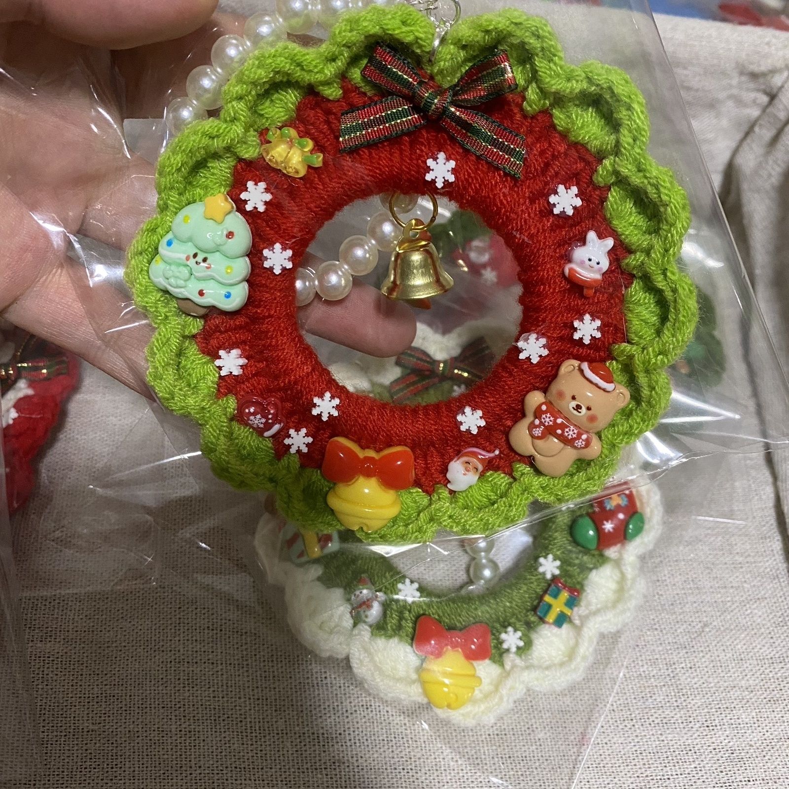 Handmade Crochet Garland Christmas Wreath Ornament – Pearl Chain Hanging Decoration for Bag, Car & Tree (Approx. 10 cm) - Image 6