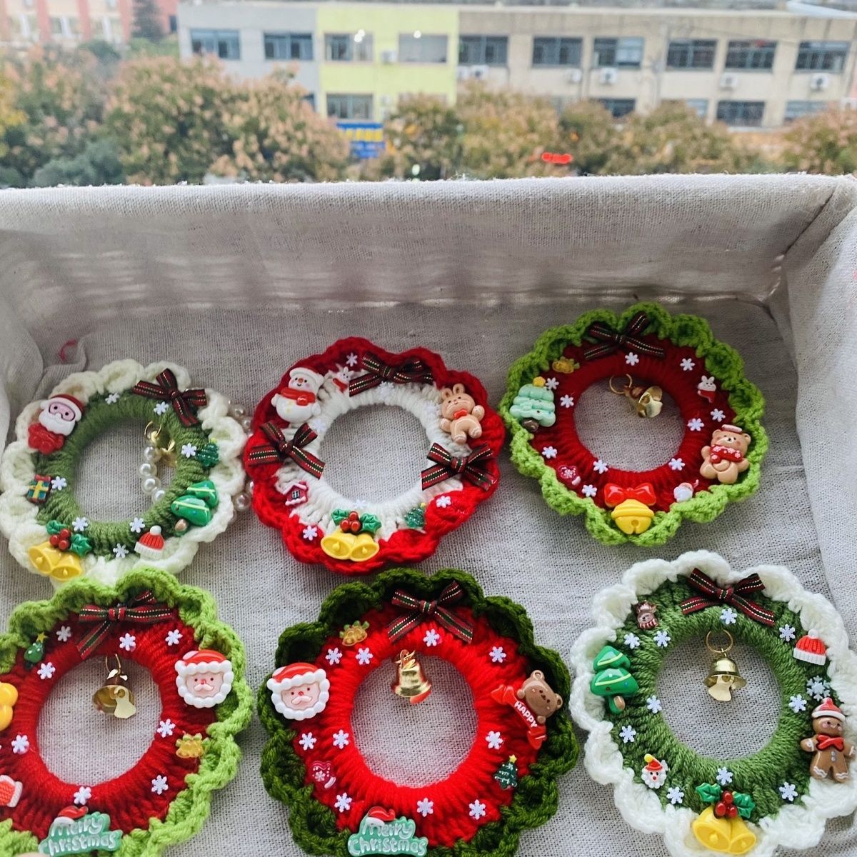 Handmade Crochet Garland Christmas Wreath Ornament – Pearl Chain Hanging Decoration for Bag, Car & Tree (Approx. 10 cm) - Image 8