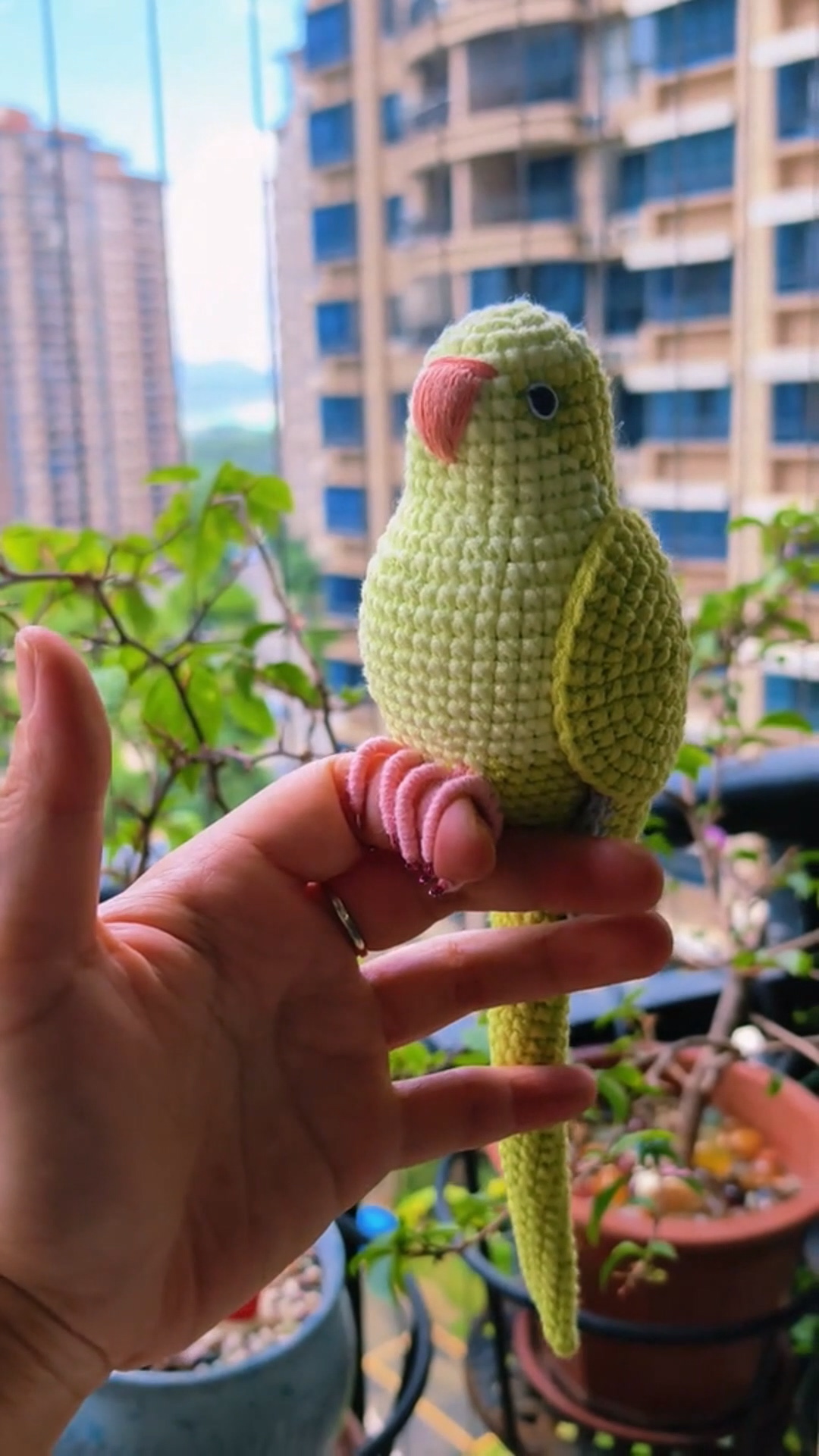 Custom Crochet Cinnamon Quaker Parrot – Handmade Monk Parakeet Plush, Small Keychain with Bell or Large Display, Personalized Pet Portrait