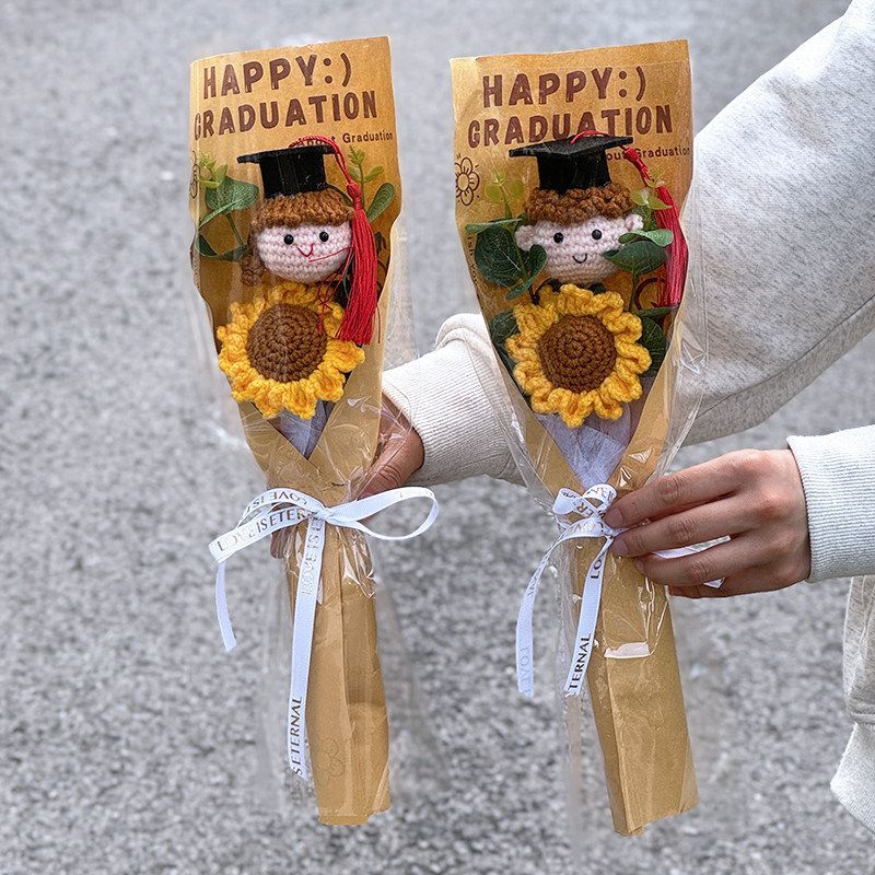 Handmade Crochet Graduation Bouquet – Cute PhD Boy & Girl Doll with Sunflower, Eternal Flower Gift for Graduates, Custom Congratulations Present - Image 2