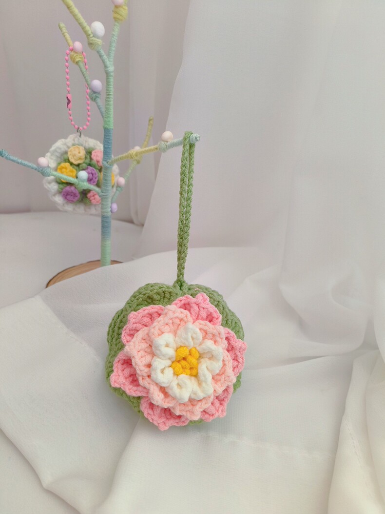 Cotton Water Bottle Holder β Handmade Crochet Lotus Bottle Bag, 2-in-1 Foldable Tumbler Charm, Cute Flower Accessory - Image 6