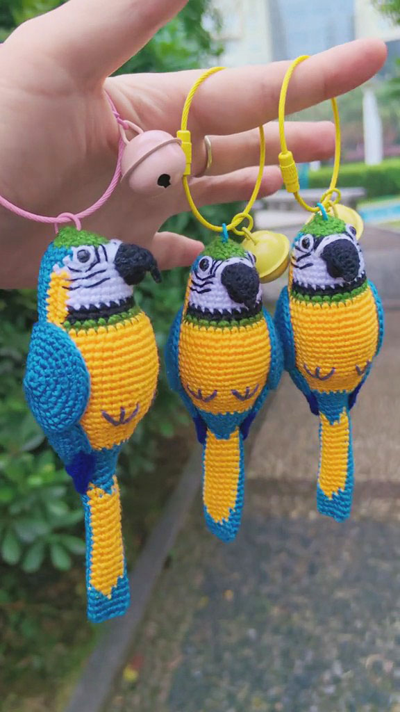 Custom Crochet Macaw Keychain, Realistic Parrot Plush Toy, Blue Gold Scarlet (Small/Medium) - Image 4