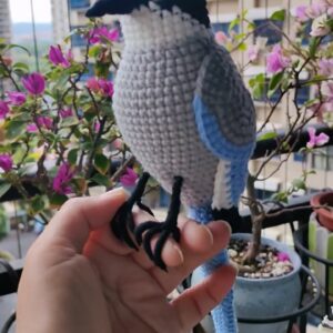 Custom Crochet Magpie Figurine, Realistic Bird Plush, Handmade Nature Lover Gift, Unique Desktop Decor