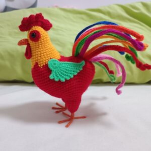 Amigurumi Chicken Rooster Figurine – Handmade Crochet Colorful Rooster, 19cm Tall Farmhouse Shelf Decor, Unique Gift for Chicken Lovers
