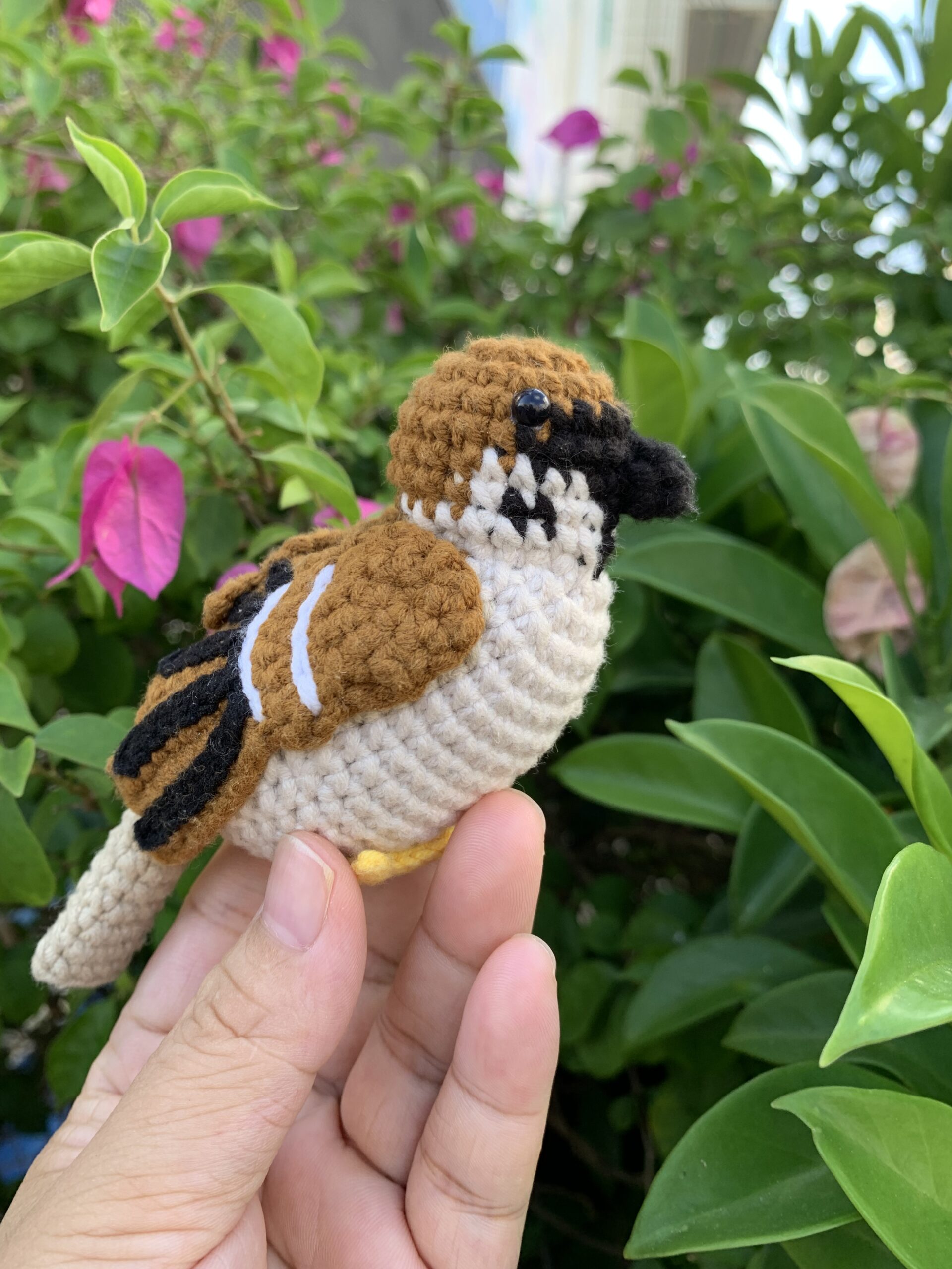 Realistic Crochet Sparrow Figurine, Amigurumi Bird Toy, Nature Lover Desk Decor - Image 8