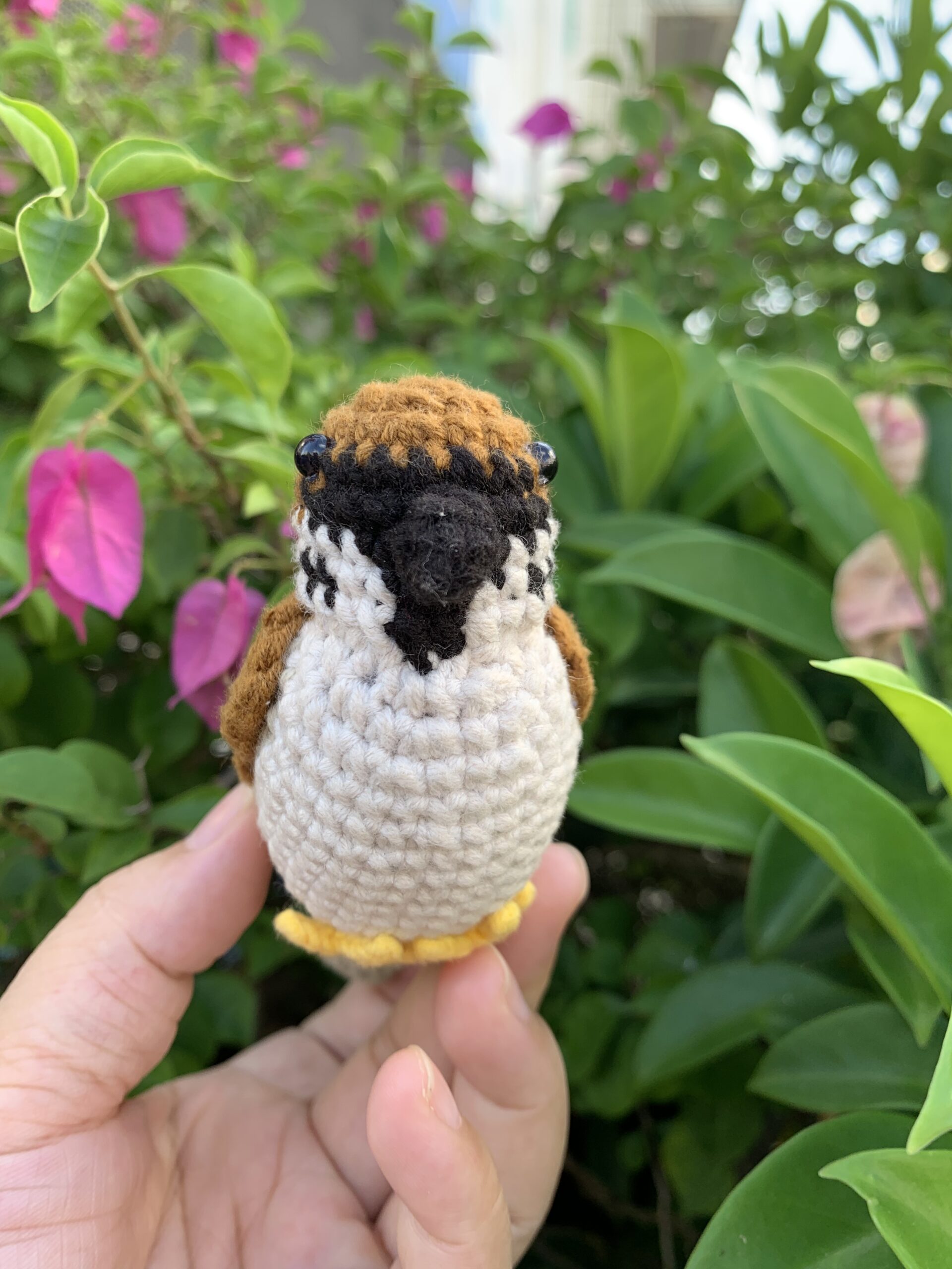 Realistic Crochet Sparrow Figurine, Amigurumi Bird Toy, Nature Lover Desk Decor - Image 9