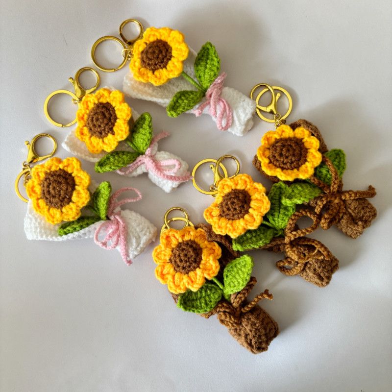 Crochet Sunflower Keychain – Mini Handmade Flower Bouquet Bag Charm with Gold Clasp, Good Luck & Graduation Gift for Her