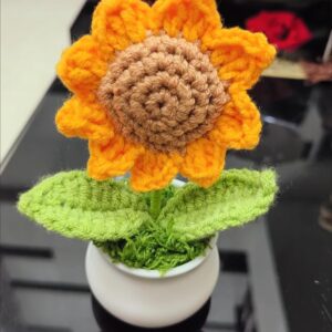 Handmade Crochet Sunflower Pot – Mini Potted Flower Desk Decor, Cottagecore Office Plant, Cute Gift for Her, Teacher & Coworker
