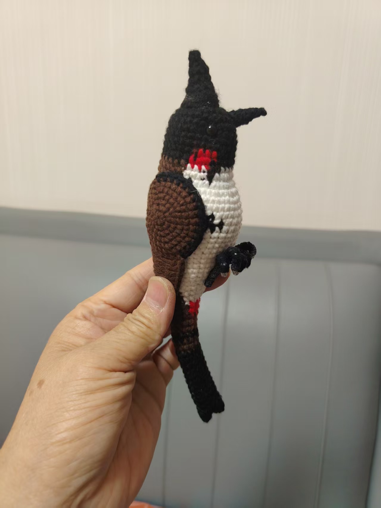 Realistic Red-whiskered Bulbul Figurine, Handmade Crochet Bird Plush, Unique Nature Lover Gift, Desktop Decor - Image 5