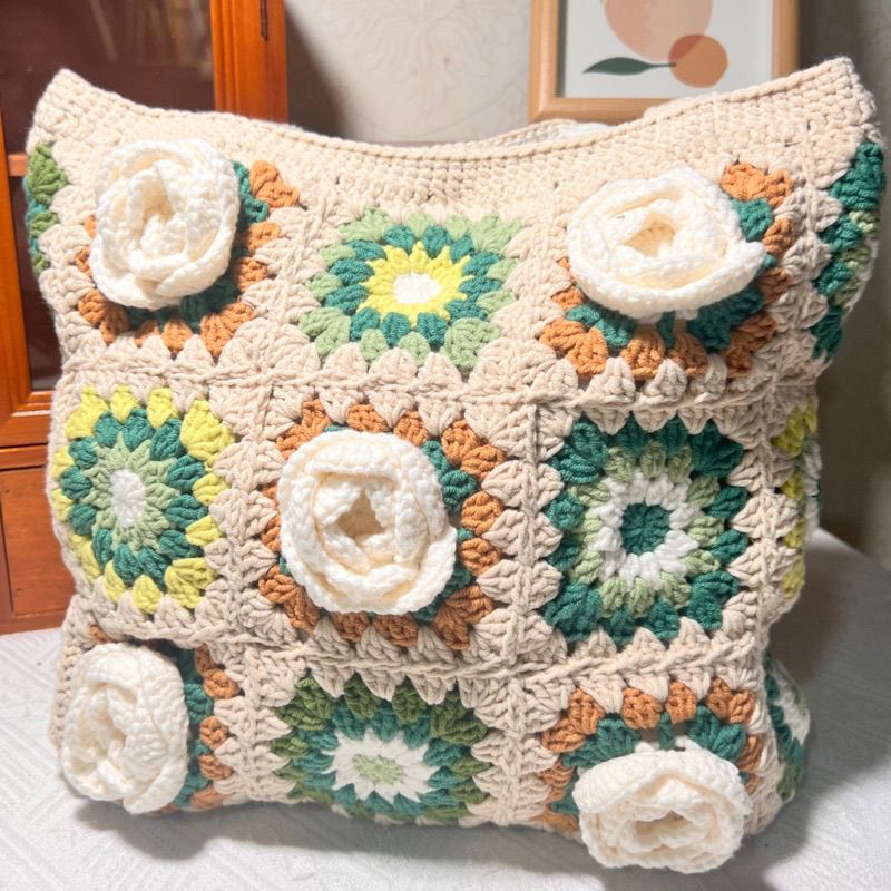 Handmade Crochet Camellia Tote Bag – 27-Patch Granny Square Purse, Lined with Cotton, Boho Retro Shoulder Bag - Image 2