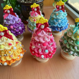 Handmade Crochet Mini Christmas Tree with LED Lights – Glowing Holiday Decor in Gift Box