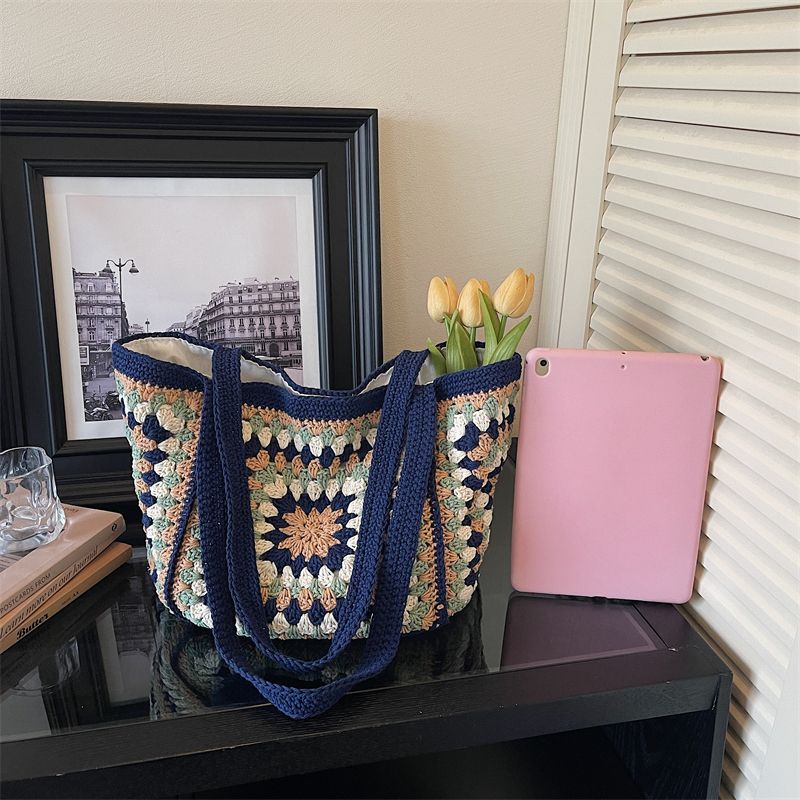 Handmade Crochet Granny Square Tote – Navy Blue Vintage Floral Bag with Lining, Large Capacity Shoulder Bag, Retro Boho Handbag - Image 9