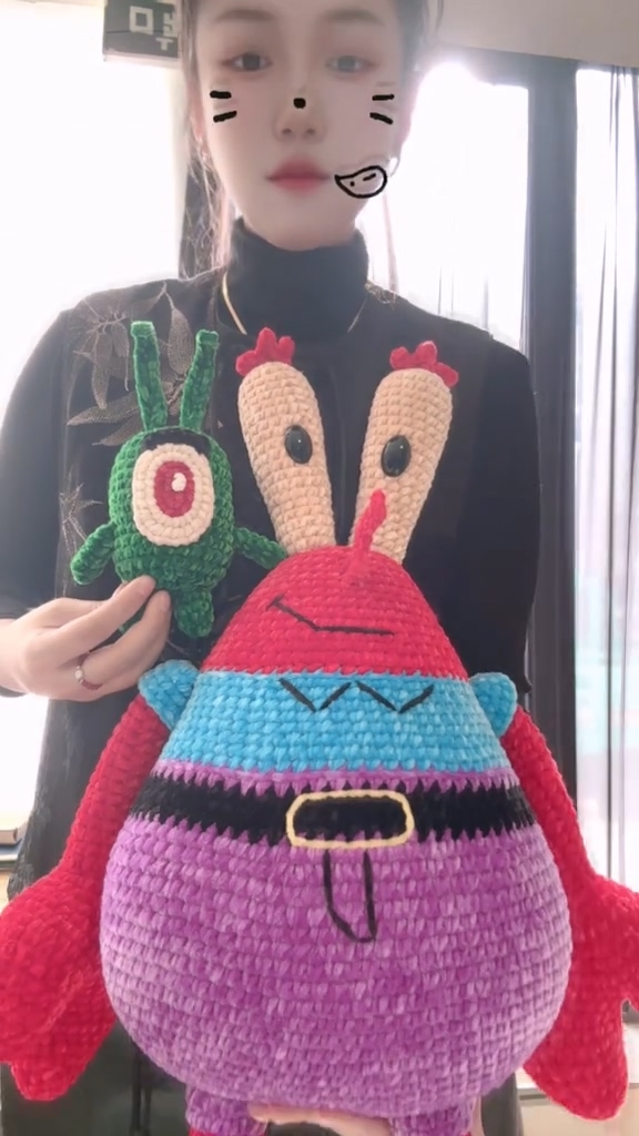 Handmade Crochet One-Eyed Green Alien & Red Crab Boss Plush Set | Quirky Anime Inspired Dolls - Image 4