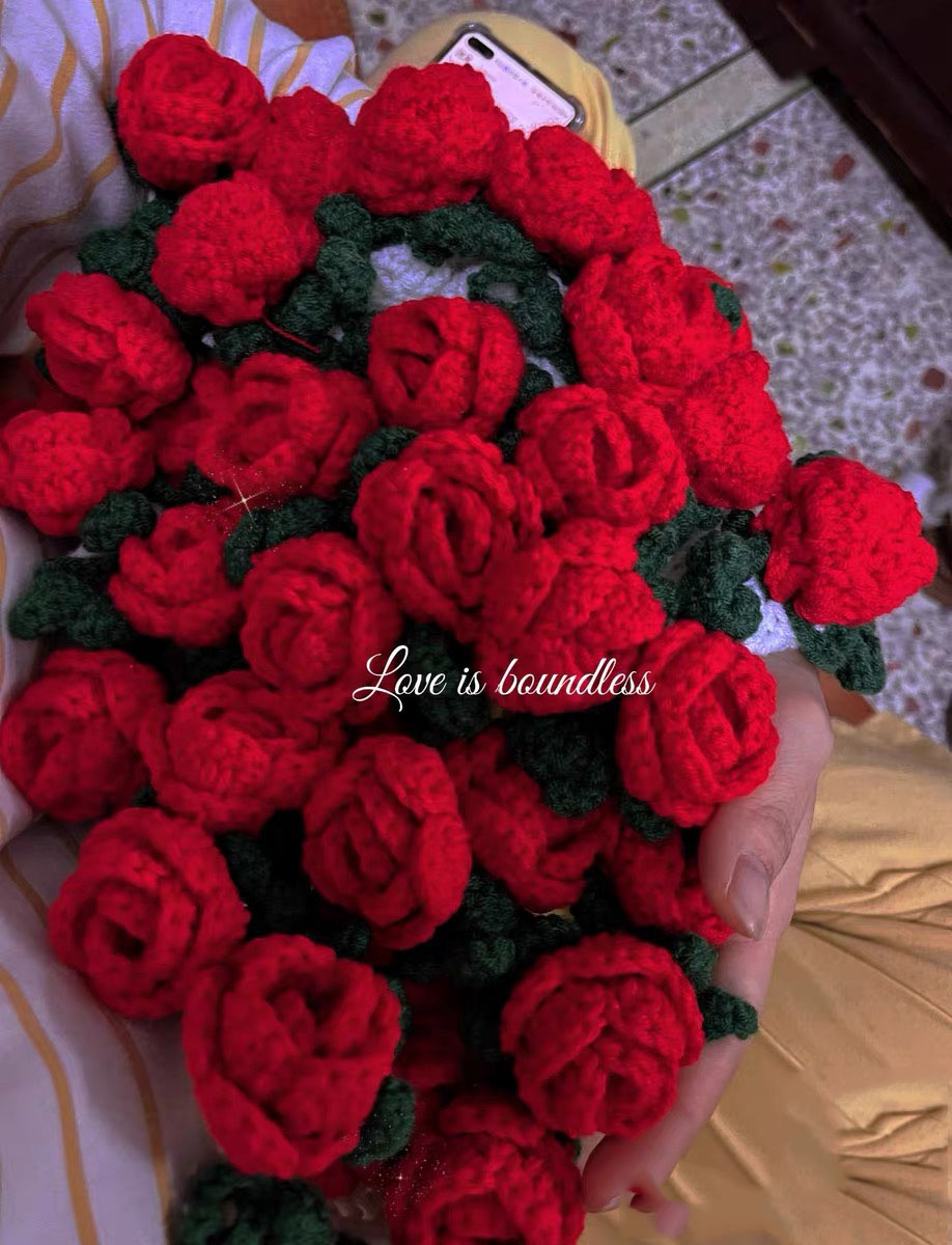 Crochet Rose Bouquet Blanket – Handmade 2-in-1 Floral Shawl Wrap, Warm Throw for Weddings & Gifts, Multiple Sizes - Image 3