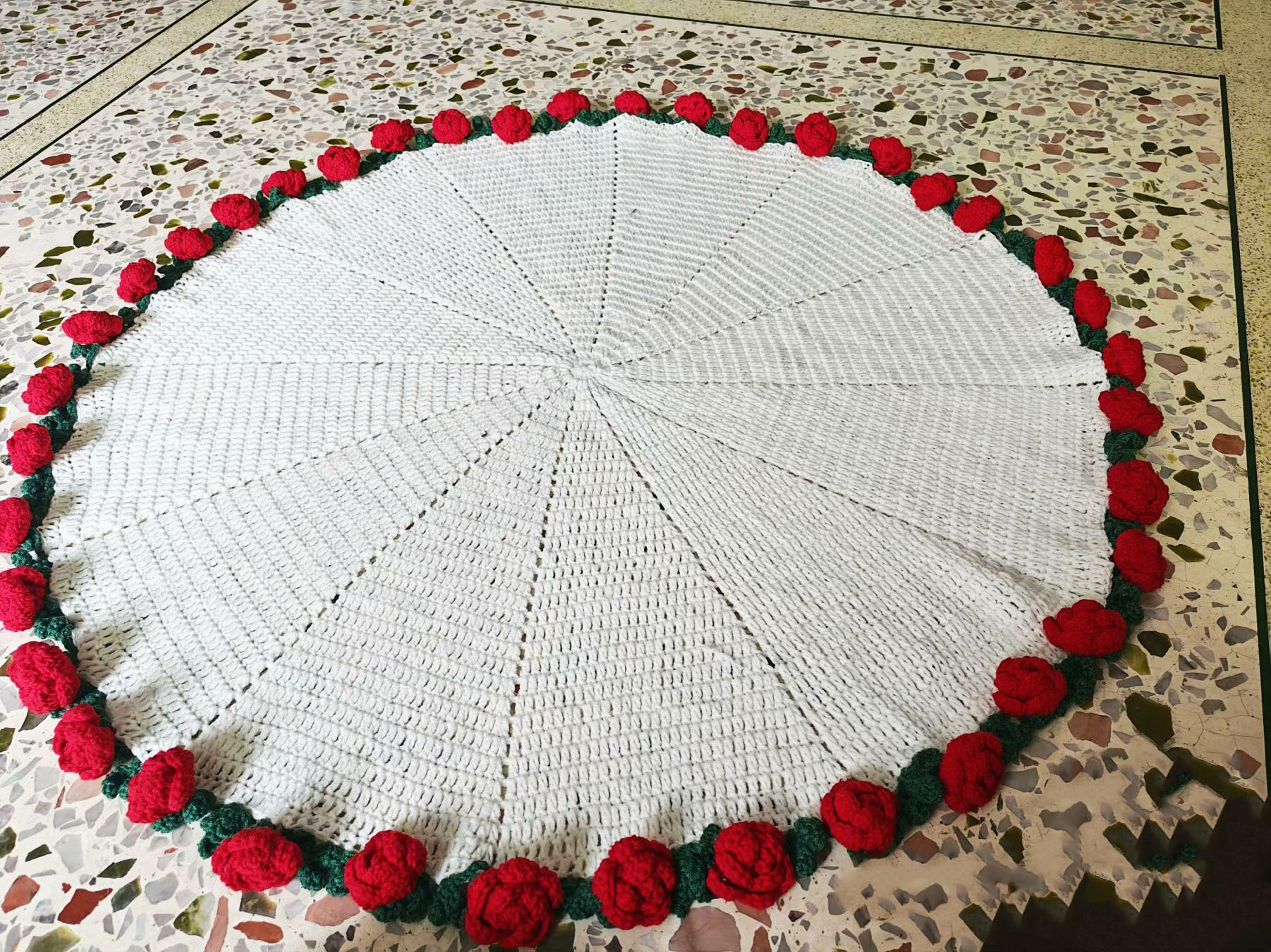 Crochet Rose Bouquet Blanket – Handmade 2-in-1 Floral Shawl Wrap, Warm Throw for Weddings & Gifts, Multiple Sizes - Image 5