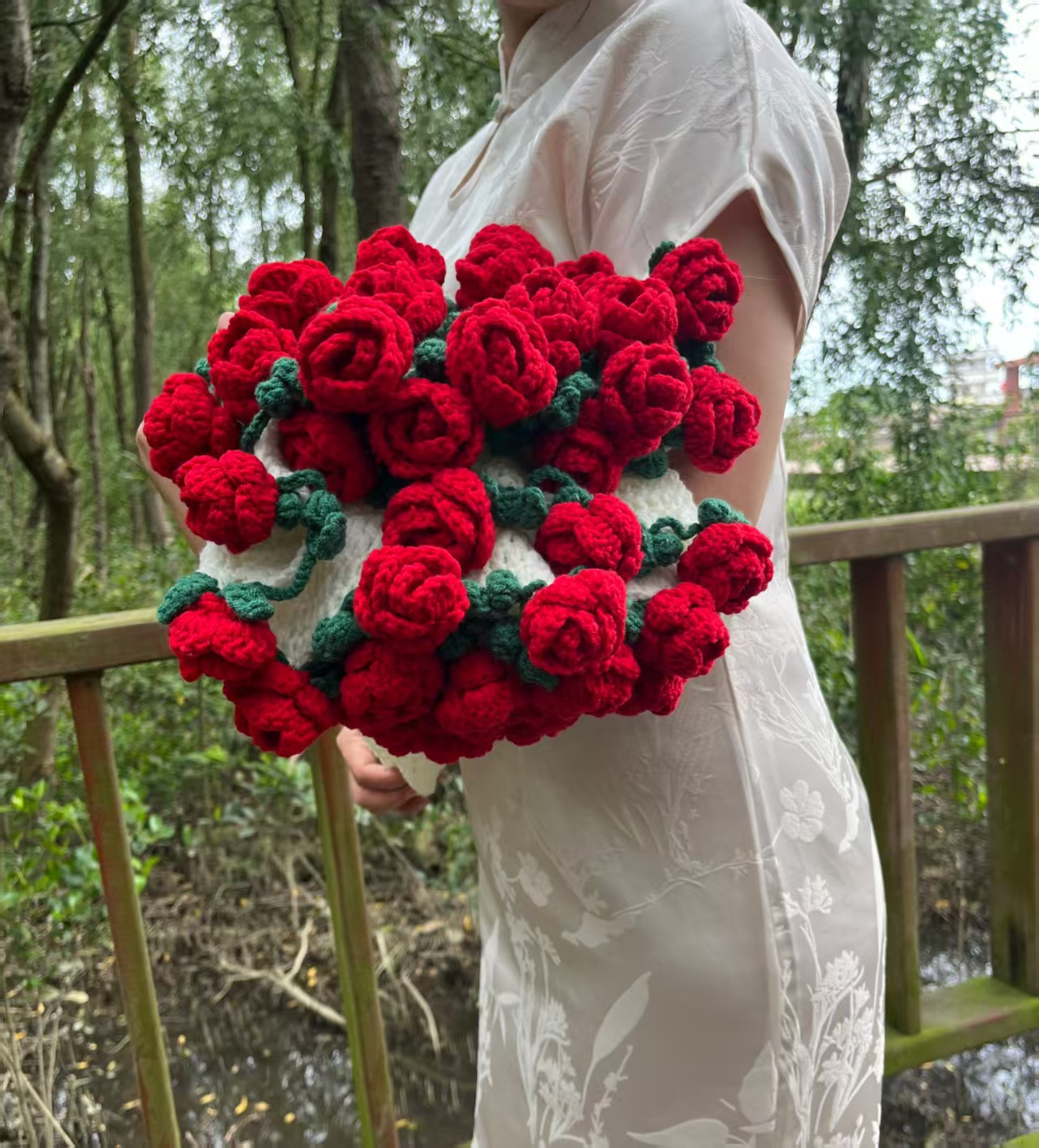 Crochet Rose Bouquet Blanket – Handmade 2-in-1 Floral Shawl Wrap, Warm Throw for Weddings & Gifts, Multiple Sizes - Image 13