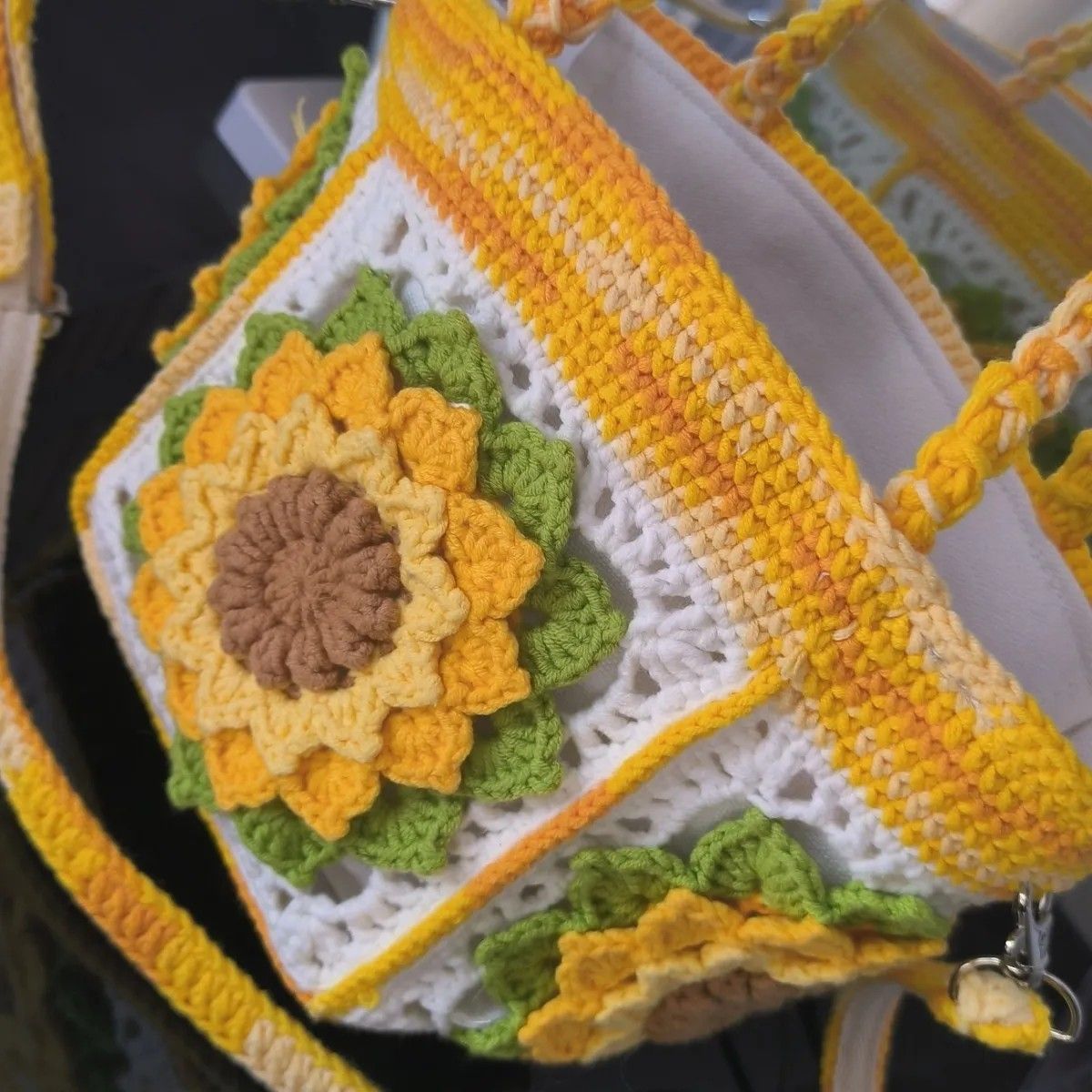Handmade Crochet Sunflower Tote Bag – Yellow Floral Granny Square Handbag with Zipper & Lining, Summer Shoulder Bag - Image 5