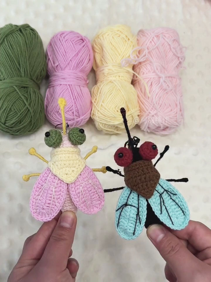 Handmade Crochet Fly Keychain & Bag Charm | Cute Insect Pendant with Baby | 3 Colors - Image 3