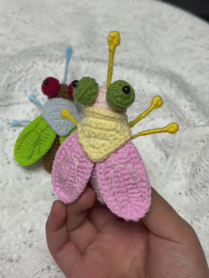 Handmade Crochet Fly Keychain & Bag Charm | Cute Insect Pendant with Baby | 3 Colors - Image 4